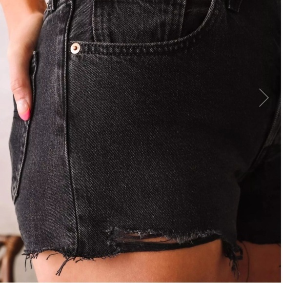 Levi’s 501 Black Jean Shorts Distressed Raw Hem High Rise Size 32 Stretch Cotton - Picture 3 of 16